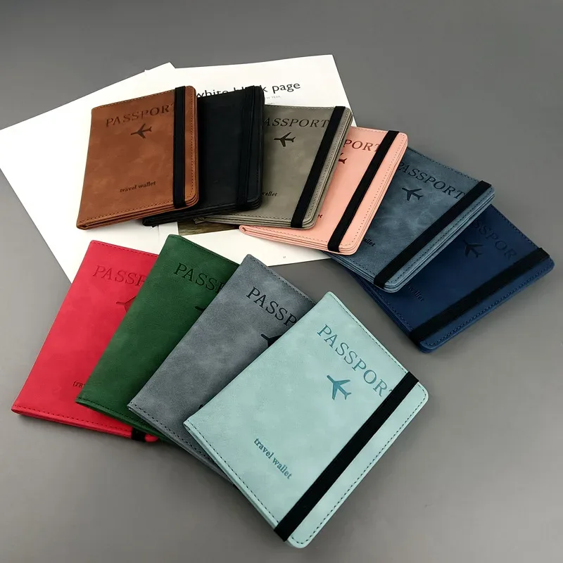 essentiels de voyage : porte-passeport à blocage rfid + ensemble d'étiquettes de bagage en cuir