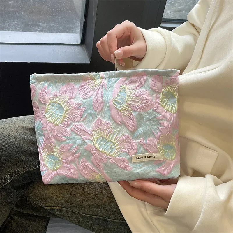 nouveau sac de maquillage vintage fleur en relief de haute qualité pour femmes, sac à cosmétiques, pochette de maquillage en toile de grande capacité, organisateur de voyage