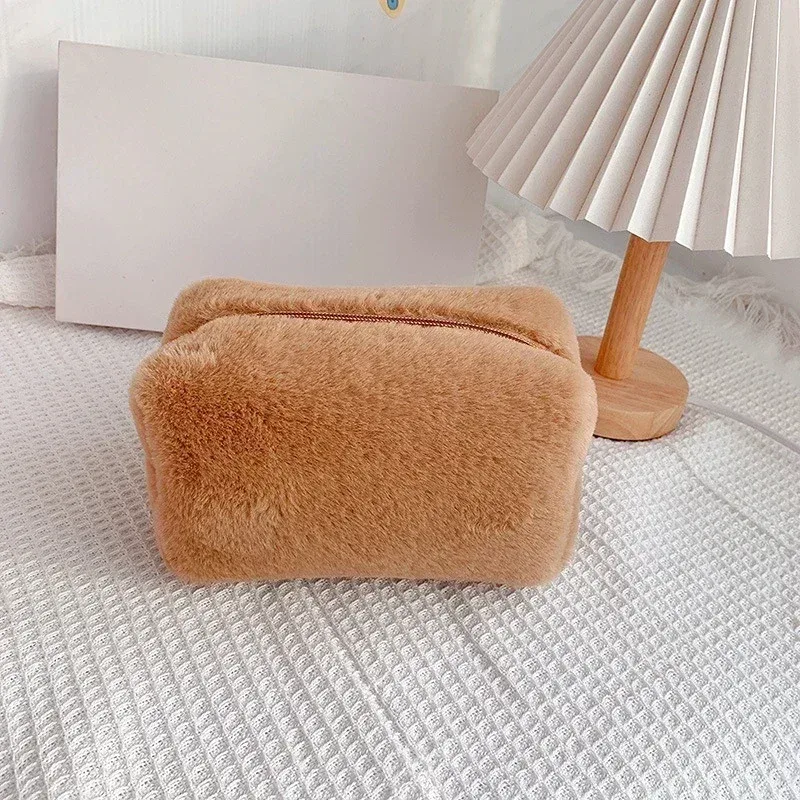 sacs de maquillage en fourrure pour femmes, sac à cosmétiques de voyage souple, étui de rangement mignon pour dames et filles, trousse de maquillage nécessaire, sacs à main solides 1 pièce