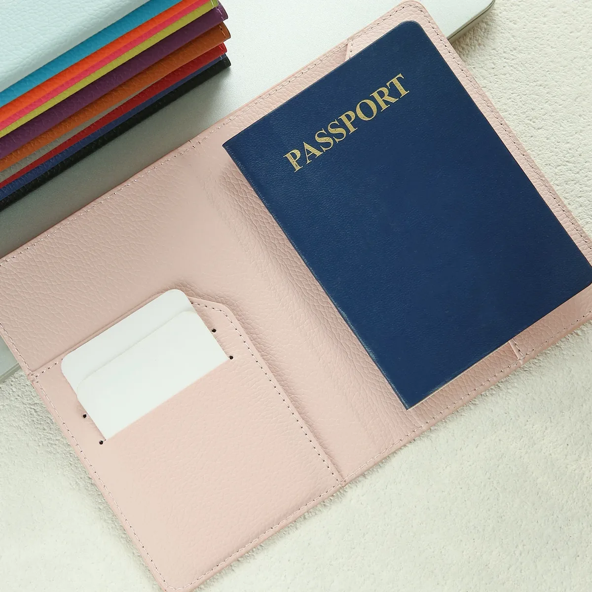 porte-passeport personnalisé avec nom, monogramme personnalisé, texture en similicuir, couverture de passeport unie avec blocage rfid, cadeau de vacances