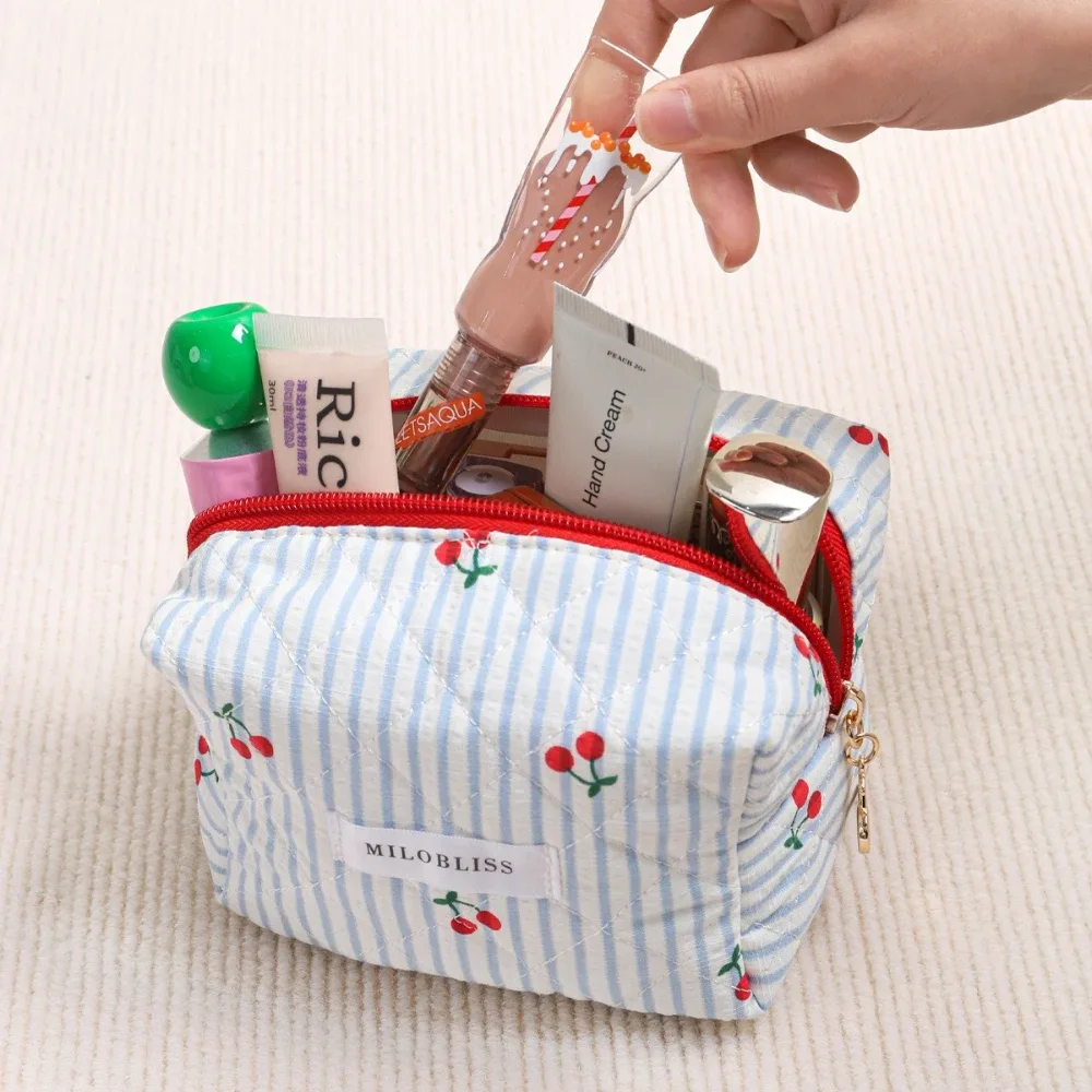 pochette de maquillage matelassée mignonne avec nœud cerise, étui à rouge à lèvres portable, organiseur de voyage pour câbles, écouteurs et chargeurs