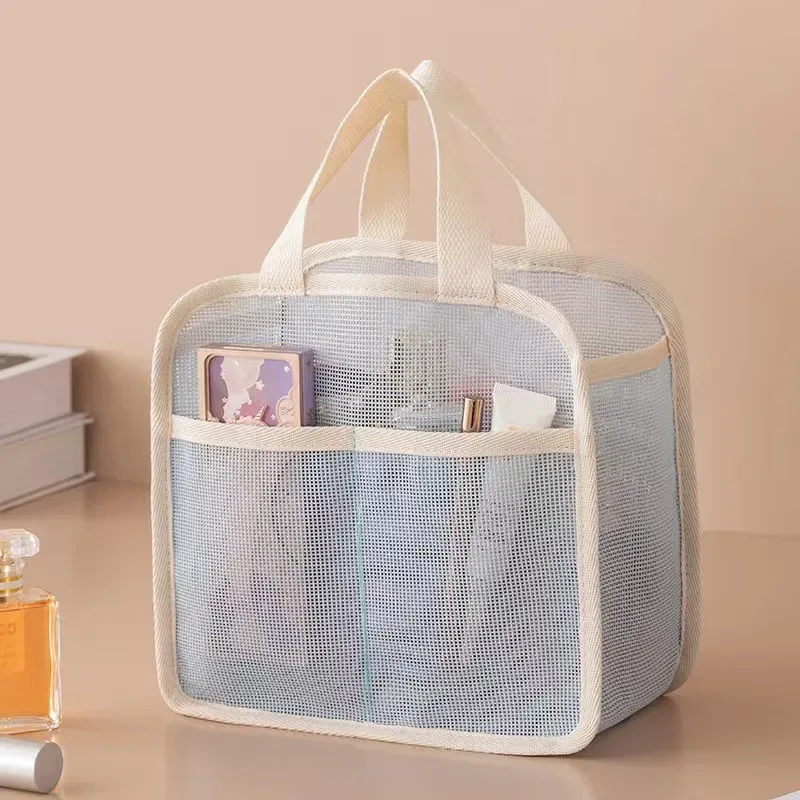un sac de bain/de voyage pour cosmétiques en une seule pièce, une jolie pochette de rangement zippée pouvant contenir du rouge à lèvres.