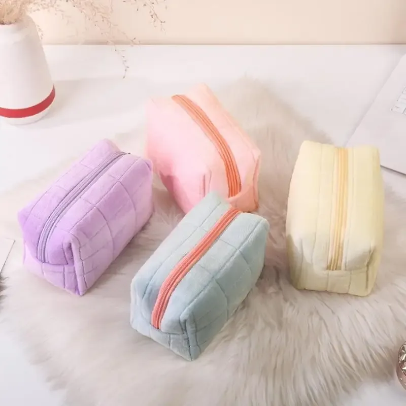 trousse de maquillage en peluche pour femmes, grand sac à cosmétiques doux à fermeture éclair, trousse de toilette de voyage, pochette de lavage, sac organisateur de voyage