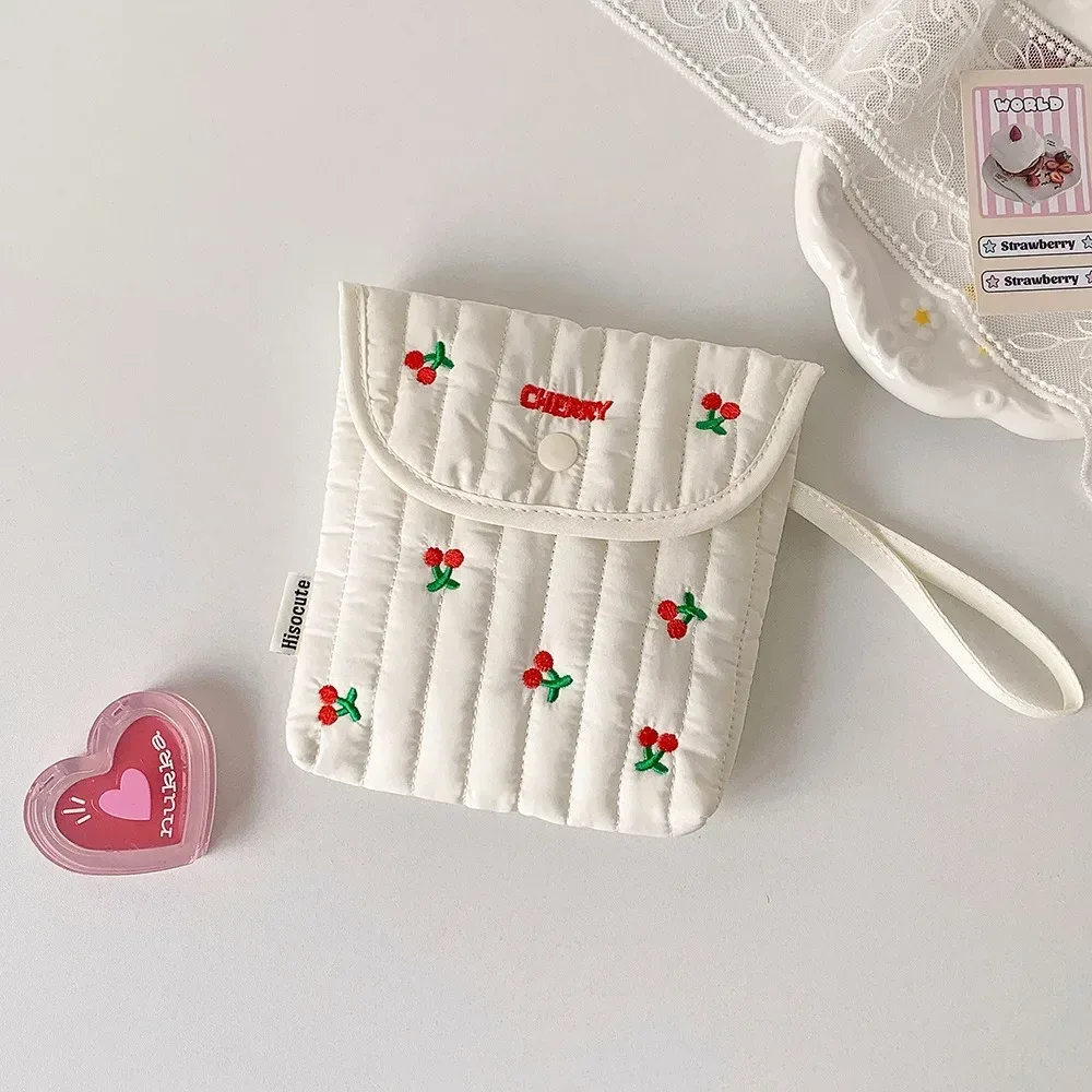 sac à cosmétiques cerise brodé de grande capacité, sac de rangement pour serviettes menstruelles avec nœud papillon, sac de rangement pour serviettes hygiéniques, sac pour petits articles