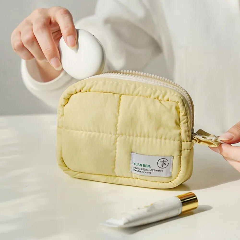 trousse de maquillage matelassée esthétique, pochette carrée bouffante pour cosmétiques, grande capacité, sac de rangement de soins de la peau de couleur unie pour femmes