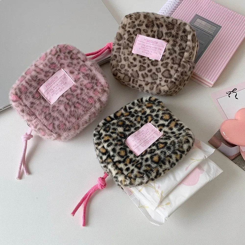 pochette cosmétique carrée en peluche à imprimé léopard, sac portable pour serviettes hygiéniques, petite trousse de maquillage, porte-monnaie à fermeture éclair pour étudiants, porte-cartes