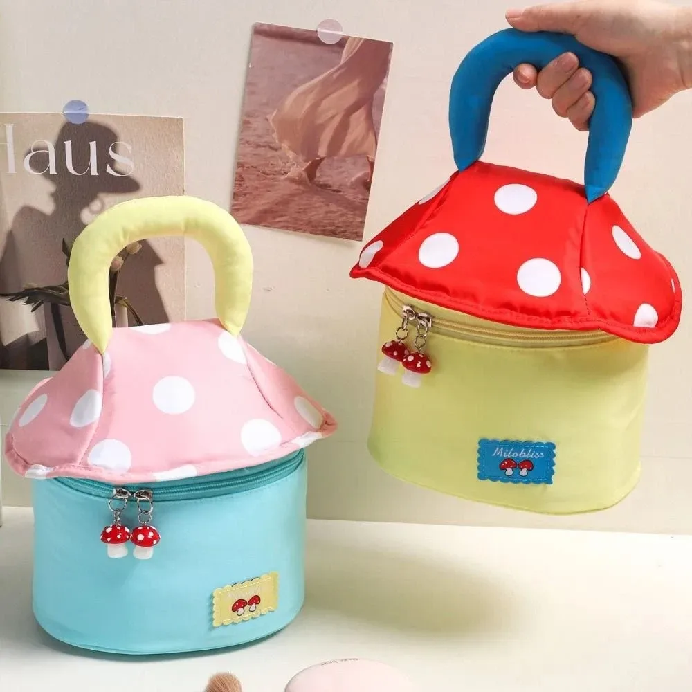 trousse de maquillage mignonne de grande capacité, maison de champignon, étui à cosmétiques esthétique portatif, étui de rangement, trousse de toilette multifonctionnelle