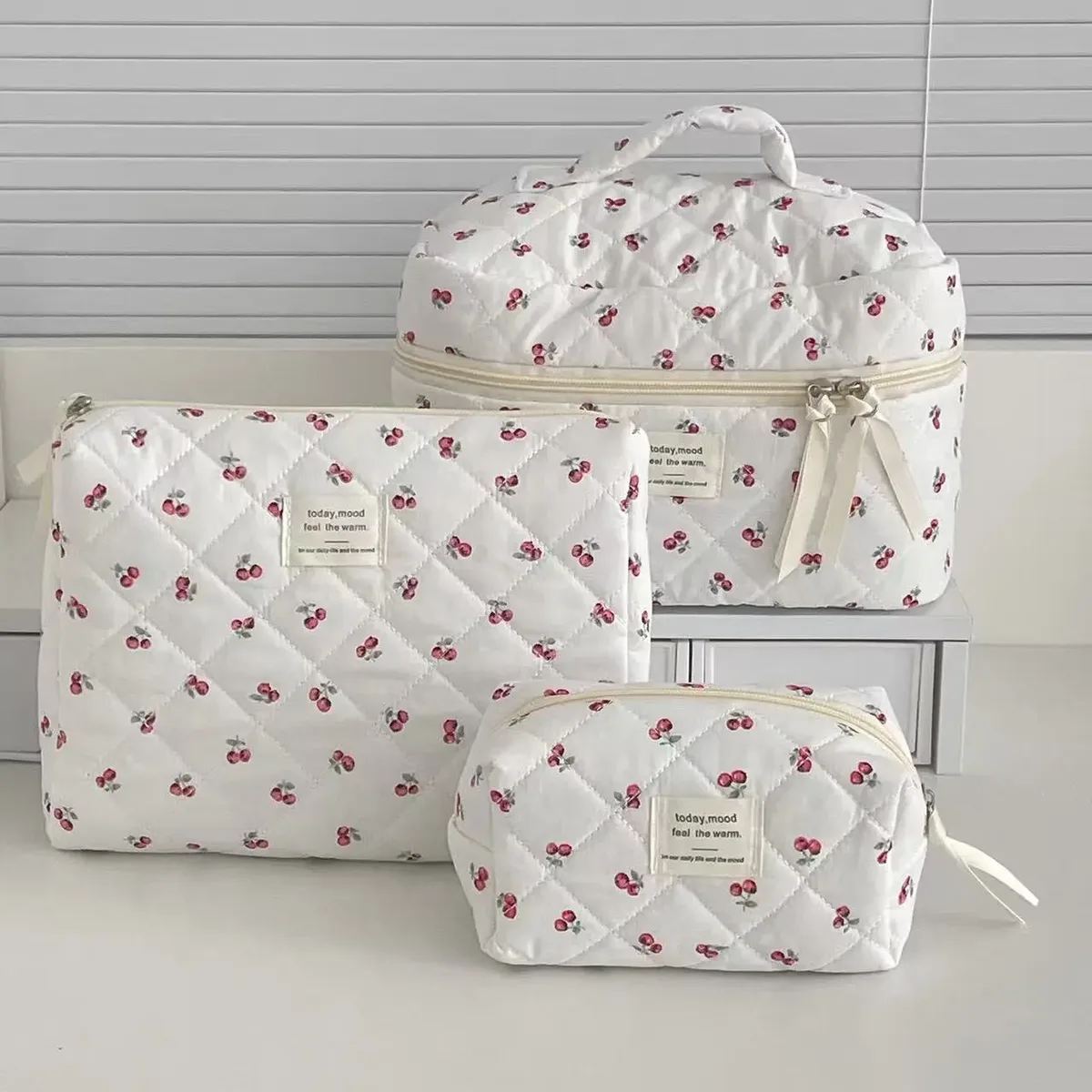 trousse de maquillage en coton matelassé avec nœud et fleur, sac cosmétique zippé pour femme, pochette portable en tissu pour filles