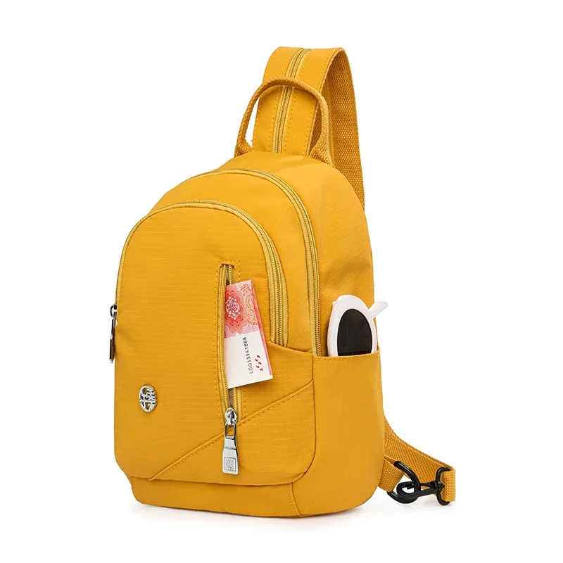 mini sac à dos en nylon six couleurs, petit sac à dos multi-compartiments pour les voyages quotidiens, sac à dos décontracté tendance pour femmes