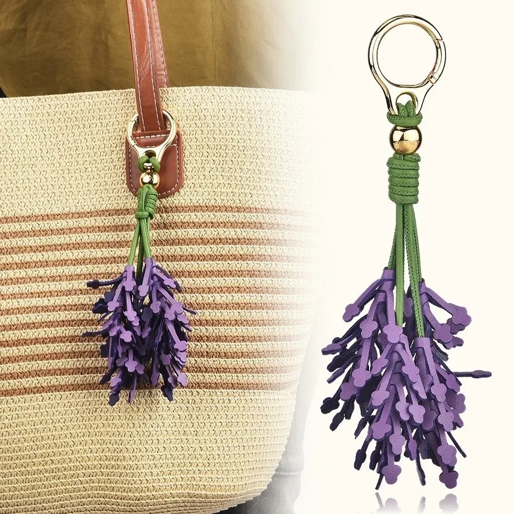 Breloque de sac en cuir PU frais, porte-clés en métal, couleurs pastel, breloque à pompon floral, aspect fait main, pendentif léger pour sacs à dos