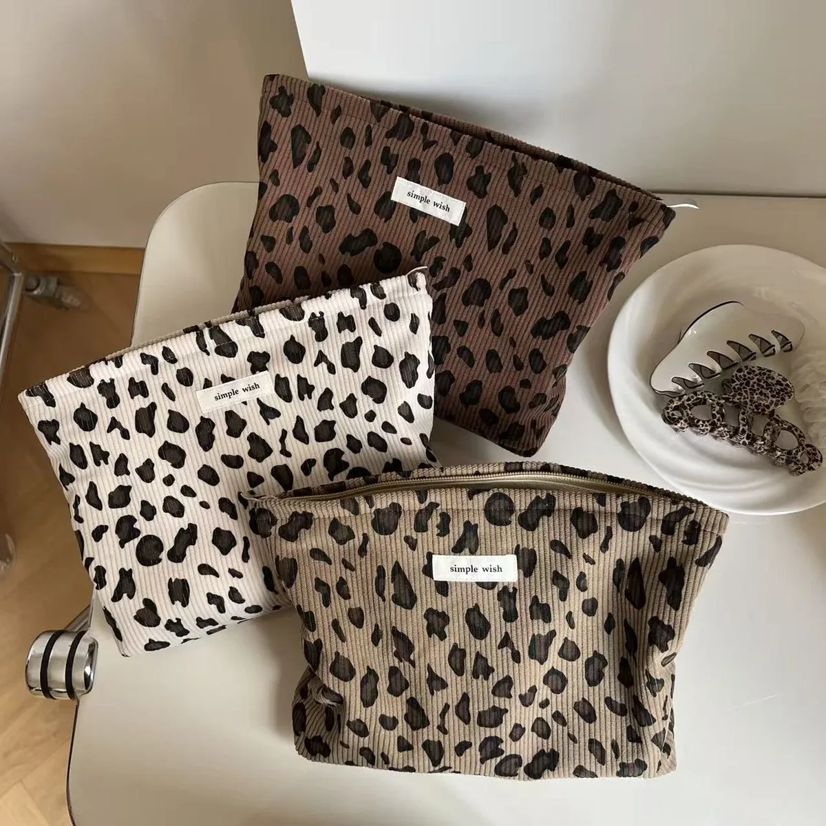 Trousse de maquillage rétro en velours côtelé motif léopard, rouge à lèvres, organisateur de cosmétiques, sac à fermeture éclair, sac de lavage et de rangement de voyage pour femmes