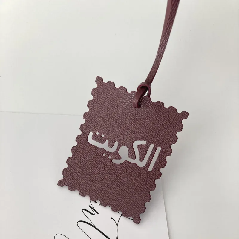 breloque de sac en cuir pu personnalisée avec lettres latines et arabes, accessoire pour sac à dos, décoration intérieure de voiture, décoration créative pour la maison