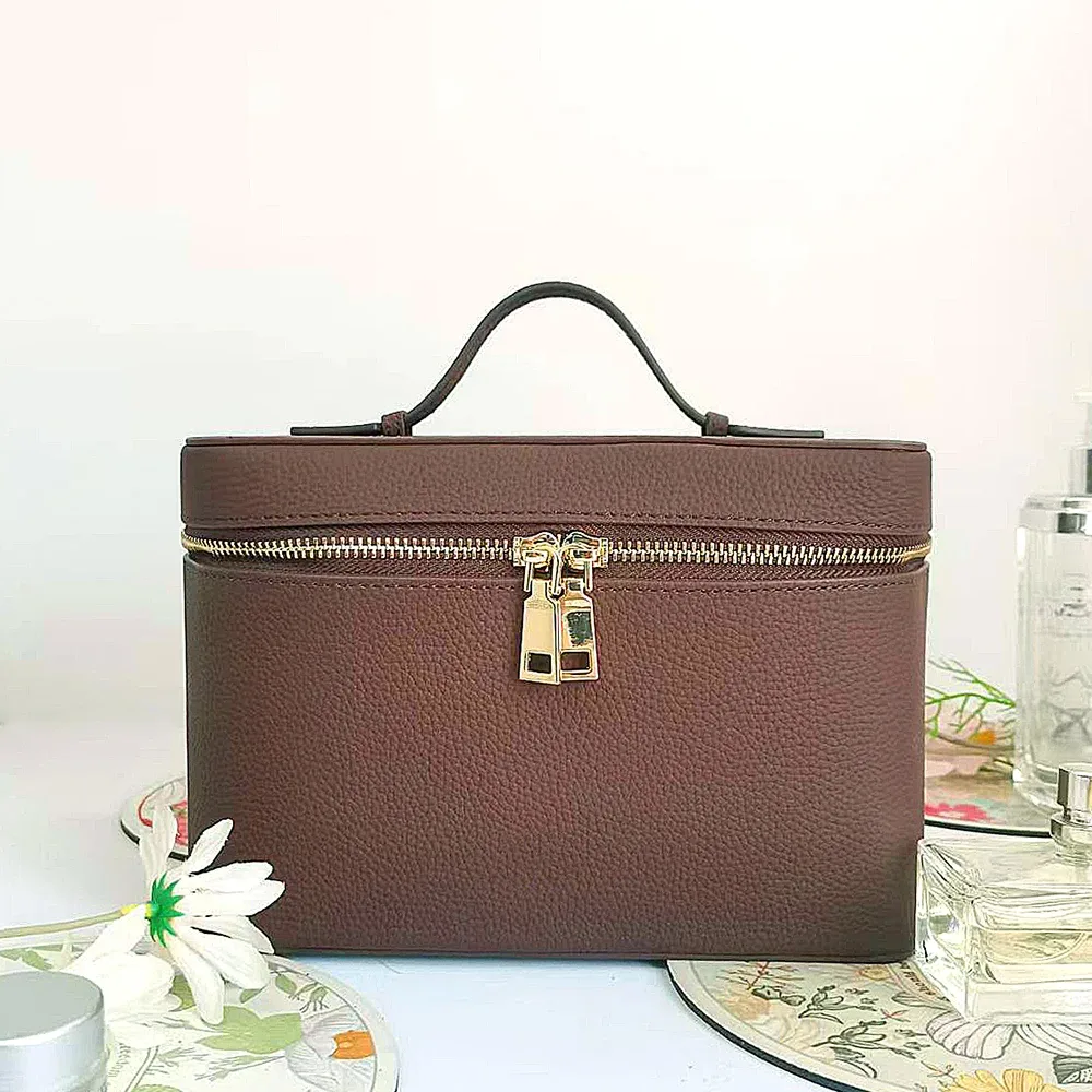 sac à cosmétiques de voyage portable de luxe avec lettres gravées pour femmes, trousse de toilette de grande capacité pour dames, trousse de maquillage en cuir avec nom personnalisé