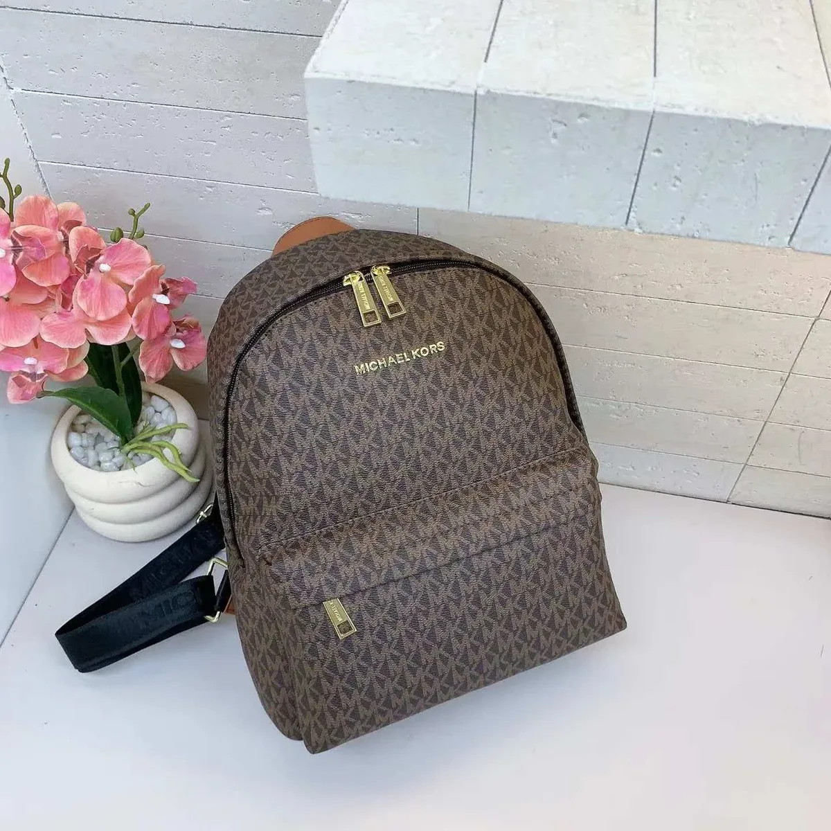 sac à dos pour femme michael kors 2026, tout nouveau design, avec logo monogramme vintage, grande capacité pour les trajets quotidiens et les sorties décontractées