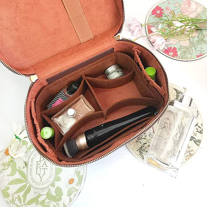sac à cosmétiques de voyage portable de luxe avec lettres gravées pour femmes, trousse de toilette de grande capacité pour dames, trousse de maquillage en cuir avec nom personnalisé