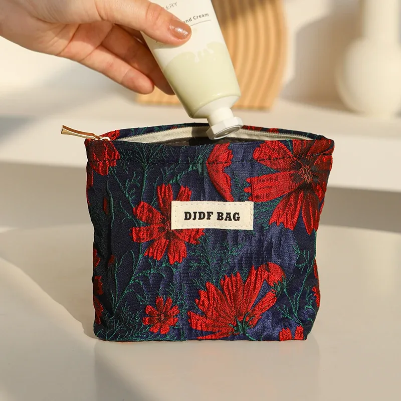 nouveau mini sac à cosmétiques féminin portable rouge doux petit sac de rangement de serviettes hygiéniques sac de clé de monnaie de banlieue sac de carte bancaire portable