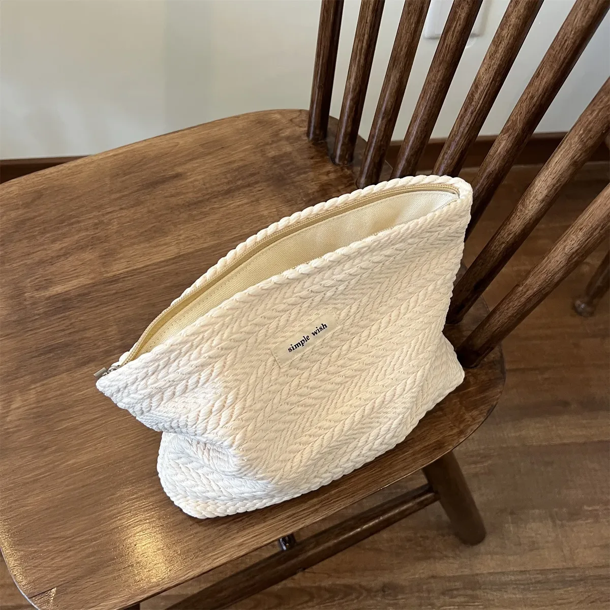 trousse de maquillage en coton tissé à la main – pochette cosmétique au crochet artistique avec fermeture éclair, pochette minimaliste pour femme