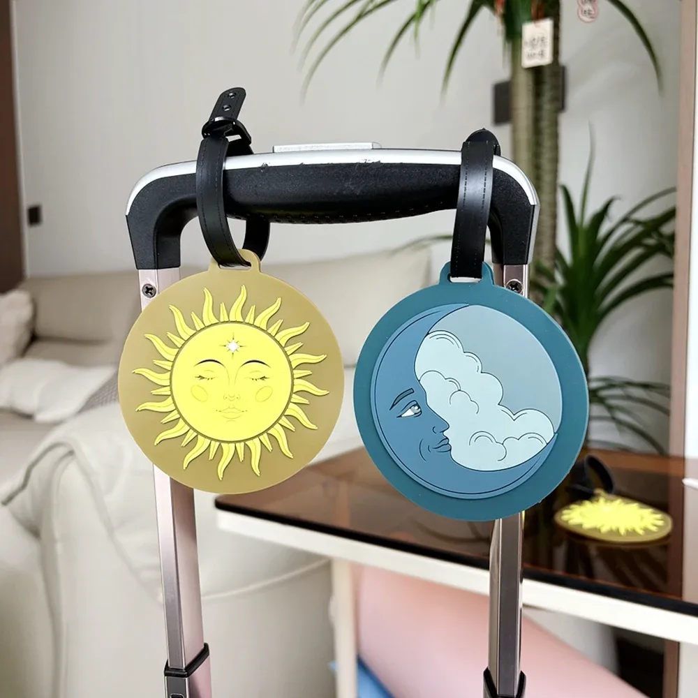 étiquette de bagage de style lune et soleil, étiquette d'identification du nom, étiquette d'identification de valise en silicone, embarquement anti-perte de bagage de style couple, 1 pièce/2 pièces