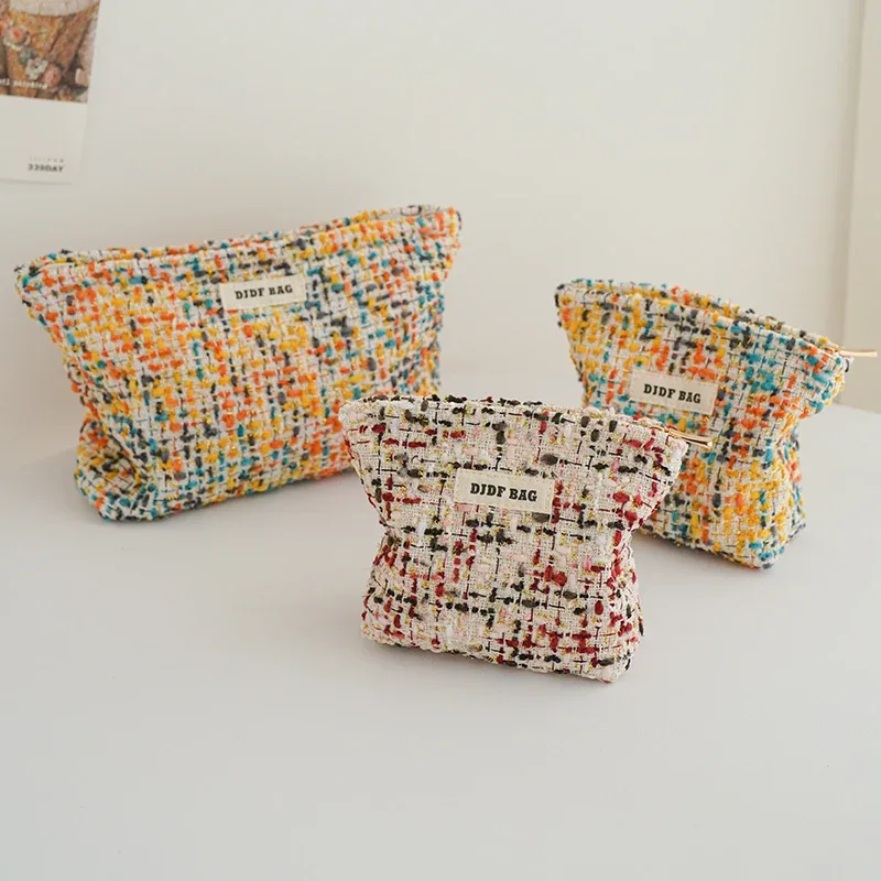 sac à cosmétiques en peluche jaune pour femmes, trousse de toilette de voyage portable, sac de rangement de changement de cosmétiques de grande capacité, pochette de banlieue ins