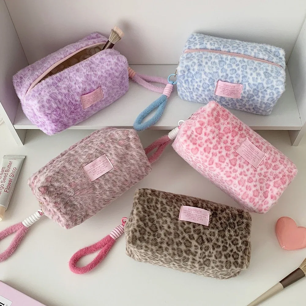 trousse de maquillage imprimée léopard floue, trousse de maquillage de grande capacité pour filles, pochette à cosmétiques en peluche douce pour femmes, sacs de rangement de style ins