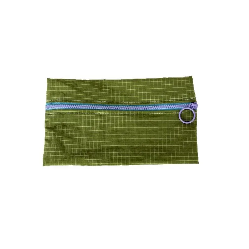porte-monnaie zippé portable simple avec logo personnalisé, grande capacité, sacs cosmétiques à carreaux pour femmes, trousse à crayons fine et tendance