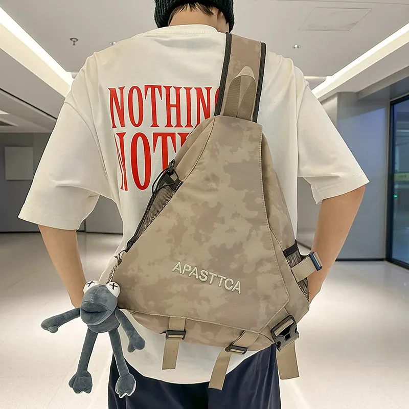 2025 broderie Camouflage Vintage moto poitrine sac hommes femmes voyage en plein air multifonction étanche une épaule sac à dos