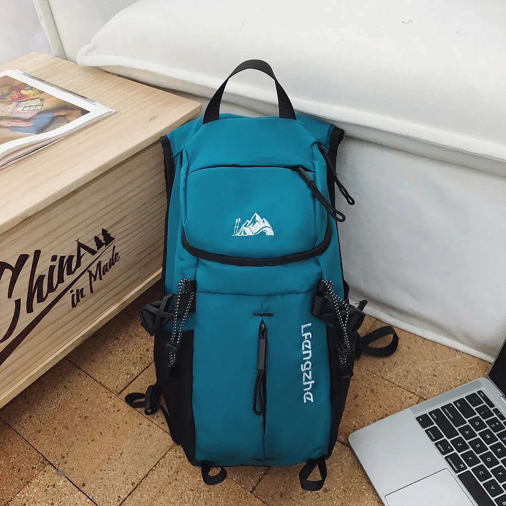mini sac à dos d'extérieur léger à motif montagne avec sangle réglable pour la randonnée, les voyages, le camping et les sorties quotidiennes en plein air