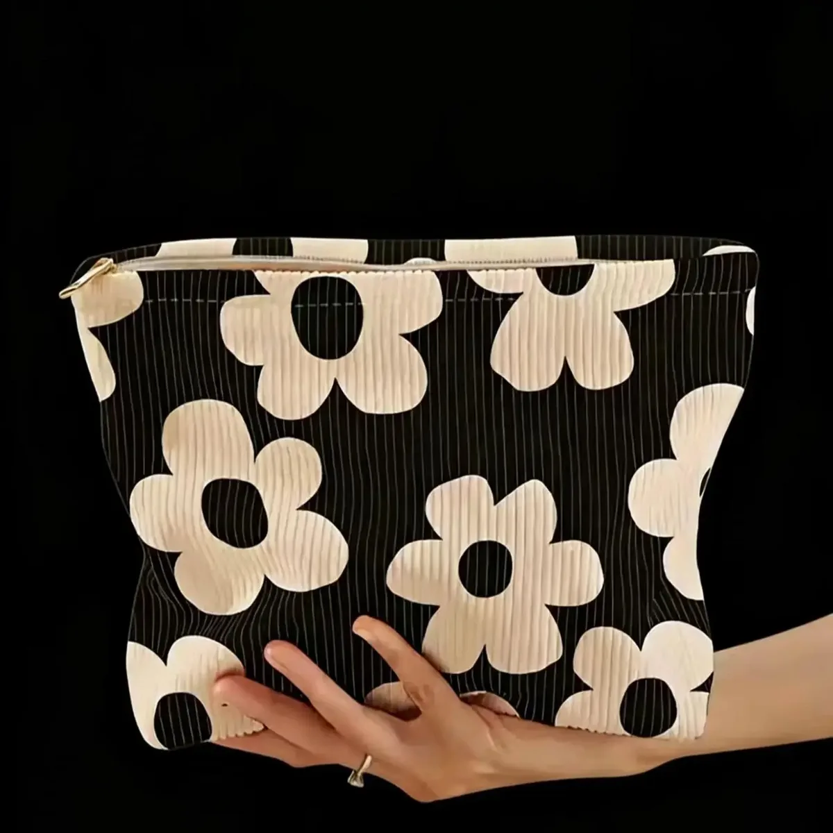 pochette de maquillage en velours noir avec impression sérigraphique de chrysanthèmes, élégante et vintage, organiseur de cosmétiques portable pour femme, pochette à main