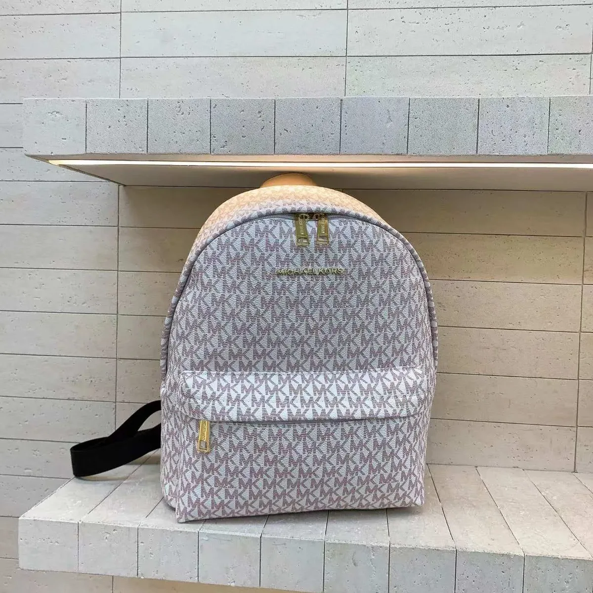 sac à dos pour femme michael kors 2026, tout nouveau design, avec logo monogramme vintage, grande capacité pour les trajets quotidiens et les sorties décontractées