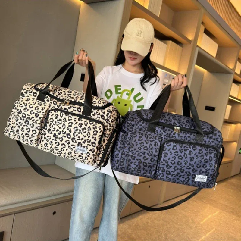 Sac polochon de voyage de grande capacité pour femmes, sac à main léopard zèbre Camouflage pour femmes, sac à bandoulière de séparation sèche et humide pour Fitness