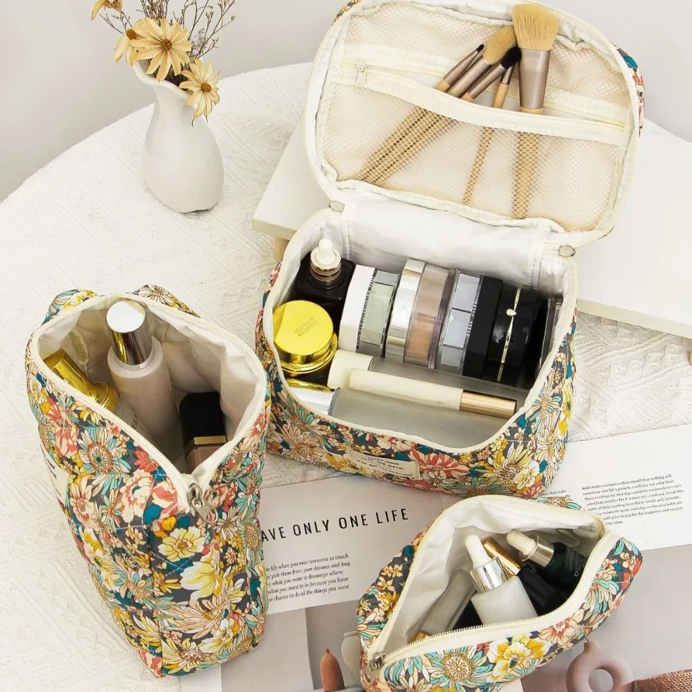 sac à cosmétiques matelassé imprimé floral pour femmes, pochette de rangement de maquillage de voyage portable, sac à main mini organisateur, sac de maquillage
