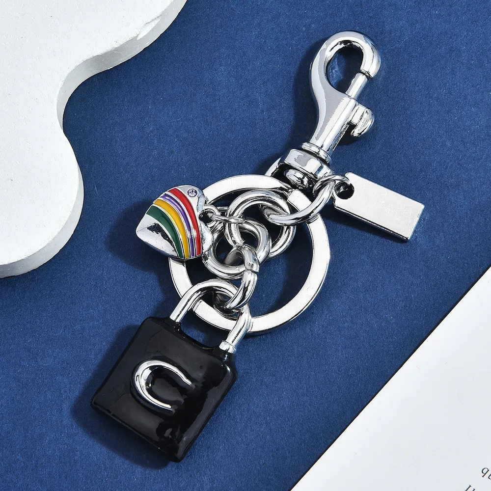 porte-clés cadenas lettre c cœur arc-en-ciel vert sauge doré, breloque de sac personnalisable, pendentif de luxe pour sac à main femme
