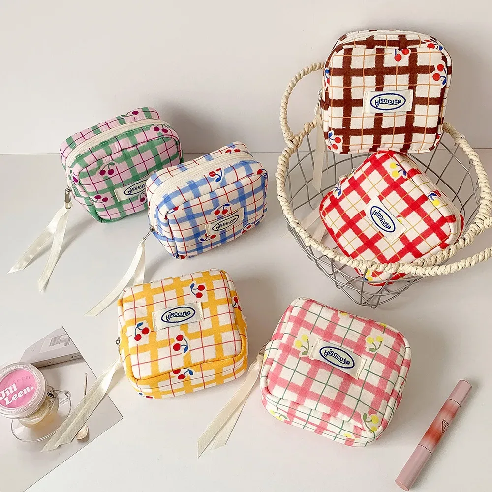 Grande trousse de toilette à carreaux de style coréen, sac de rangement portable mini pour serviettes hygiéniques à petites cerises, sac de rangement pour casque Bluetooth