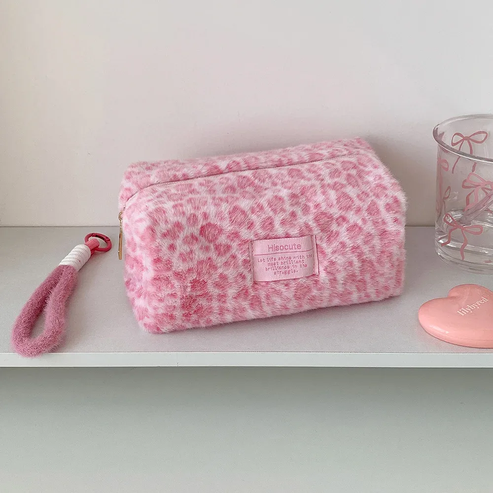 pochette de maquillage en peluche à imprimé léopard, sacs cosmétiques pour femmes, pochette pour étudiantes, sac de rangement portable pour produits de soin de la peau et articles de toilette