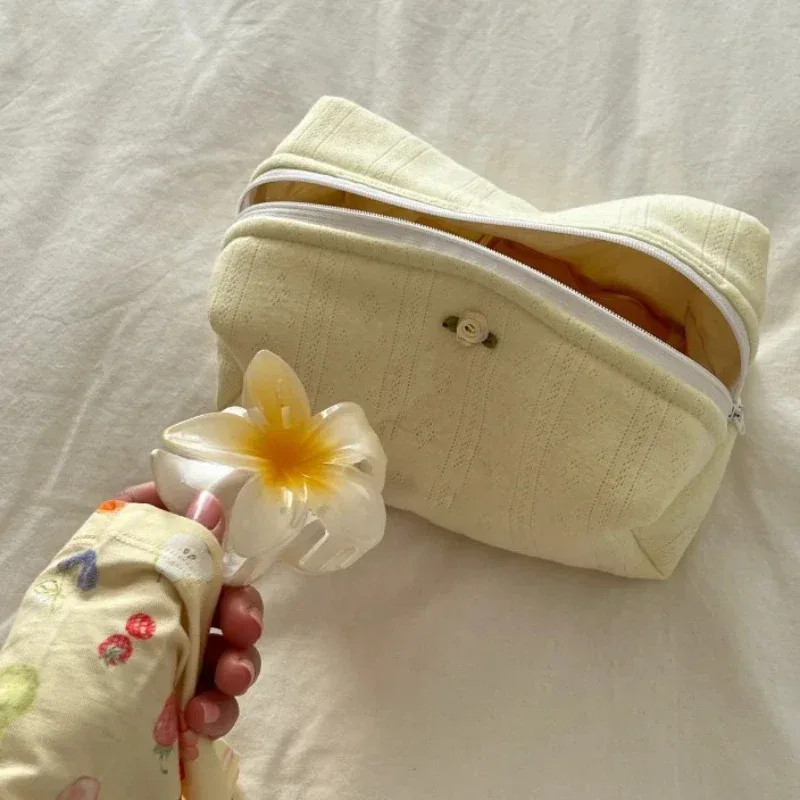 trousse de maquillage florale avec nœud en dentelle pour femmes, trousse de toilette de grande capacité, organisateur de cosmétiques de voyage, pochette portable coréenne mignonne pour femmes