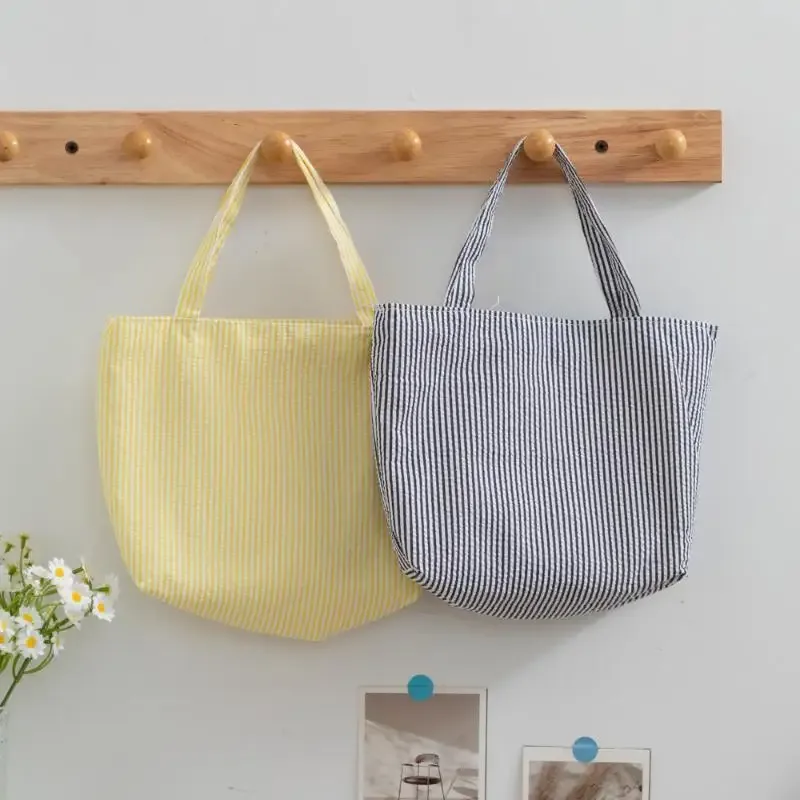 1 pcs sac fourre-tout à motif rayé tendance, sac à bandoulière matelassé polyvalent, sac de shopping de grande capacité