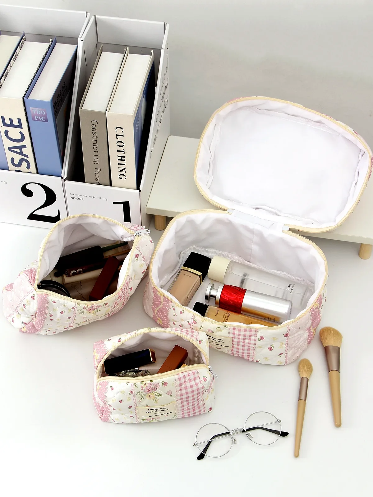 1 pièce/ensemble trousse de maquillage matelassée rose, trousse de maquillage essentielle de voyage, trousse de maquillage multifonctionnelle, trousse de maquillage mignonne de grande capacité