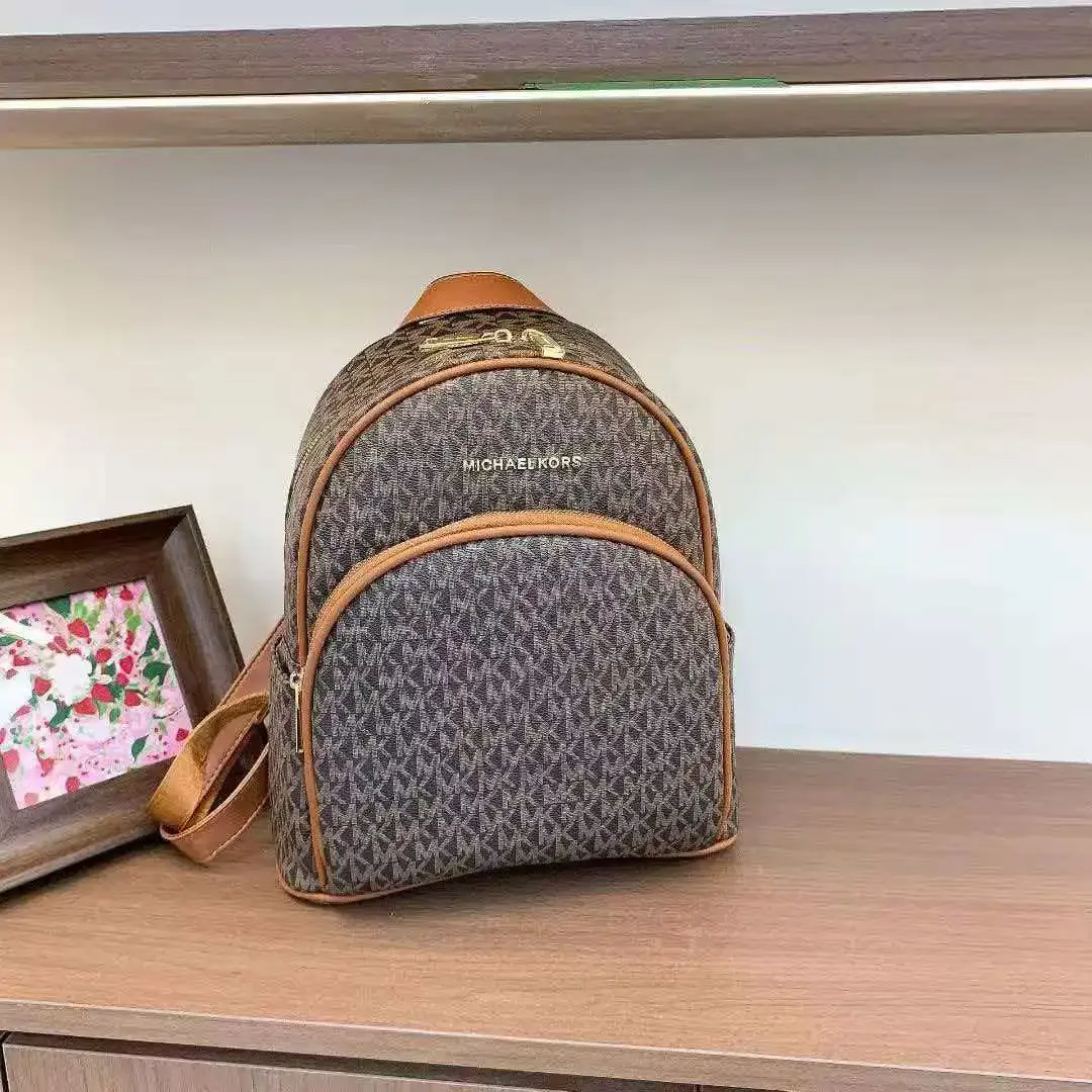 sac à dos mini polyvalent michael kors erin classic en cuir souple pour tous les jours