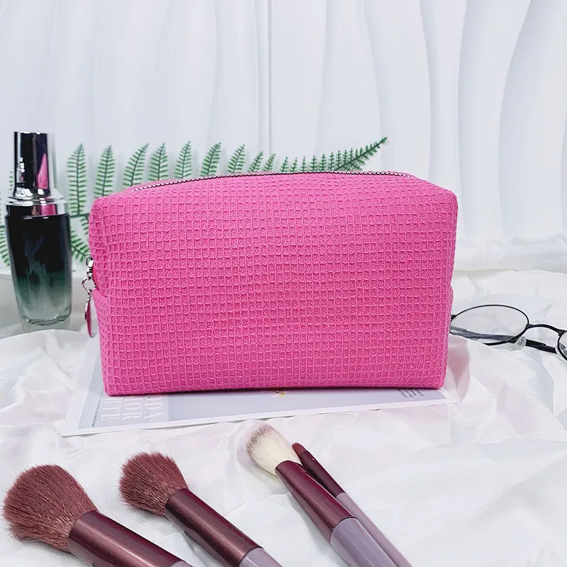 pochette de maquillage personnalisée brodée avec nom, sac cosmétique sur mesure, cadeau pour demoiselle d'honneur, cadeau pour lune de miel, cadeau pour l'équipe de mariage