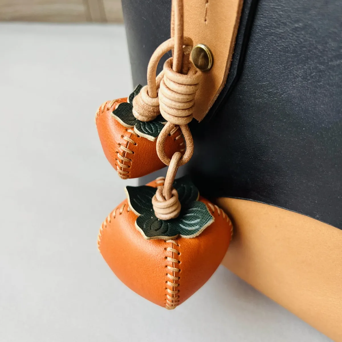 pendentifs faits à la main en cuir véritable, adaptés aux sacs à dos, jolis breloques de sac en cuir, accessoires porte-clés fruits