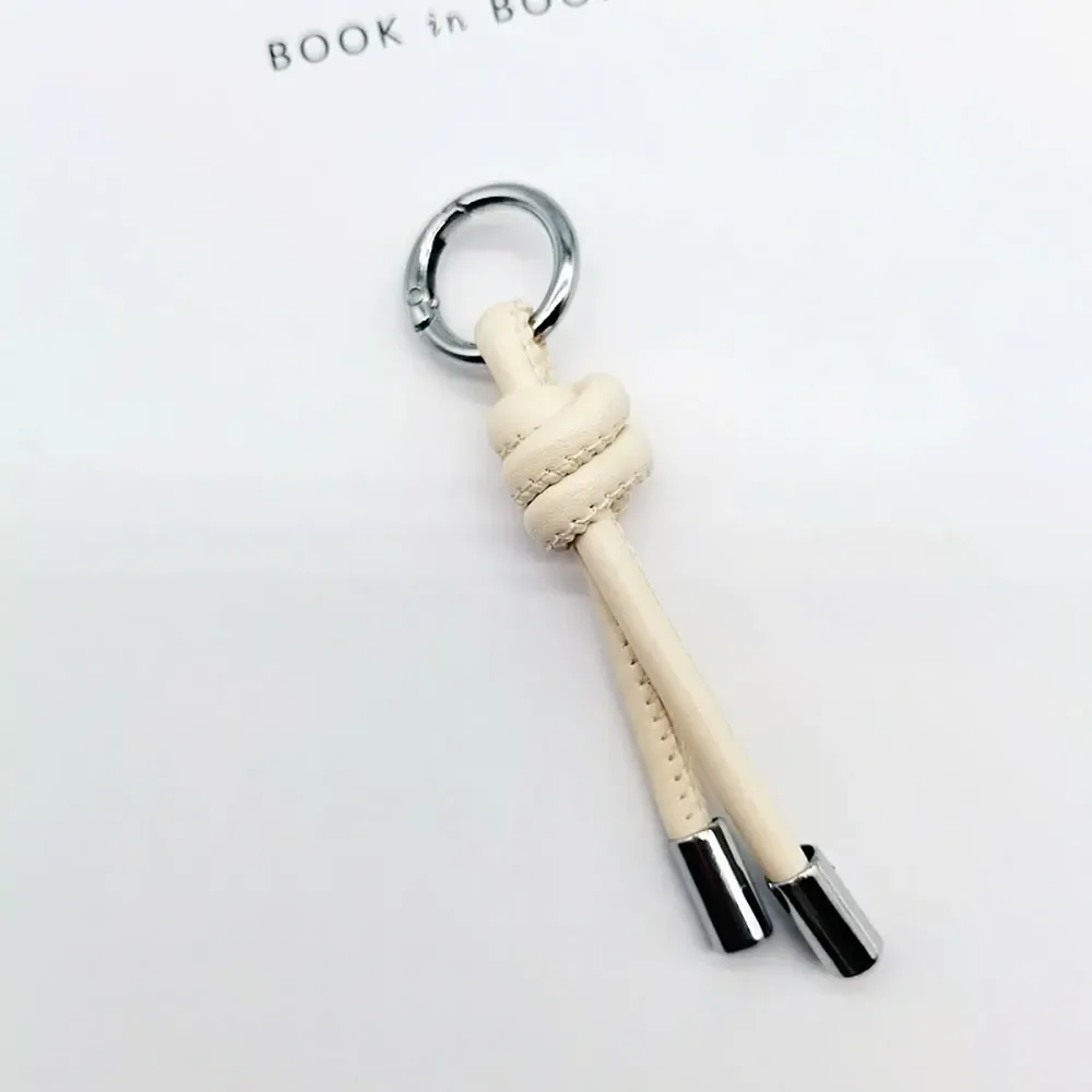 1 pièce de nouveau porte-clés pendentif, accessoires diy pour vêtements et bagages, accessoires de valise, cordon en cuir pour couple, simple et créatif.