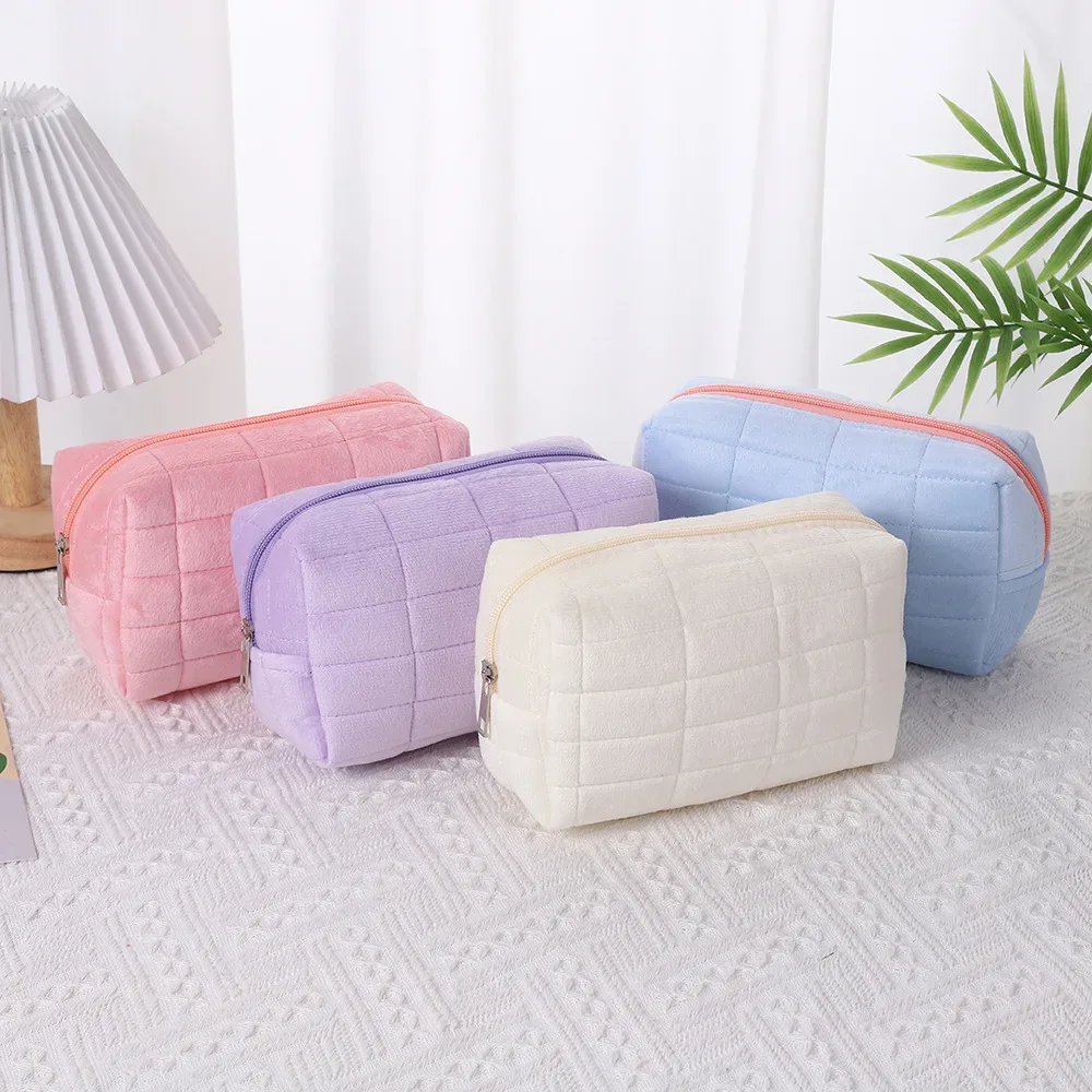 sac de maquillage en peluche mignon, sac à cosmétiques pour femmes, organisateur de soins de la peau, trousse à crayons de grande valeur pour étudiantes, trousse de toilette de voyage, porte-monnaie à fermeture éclair