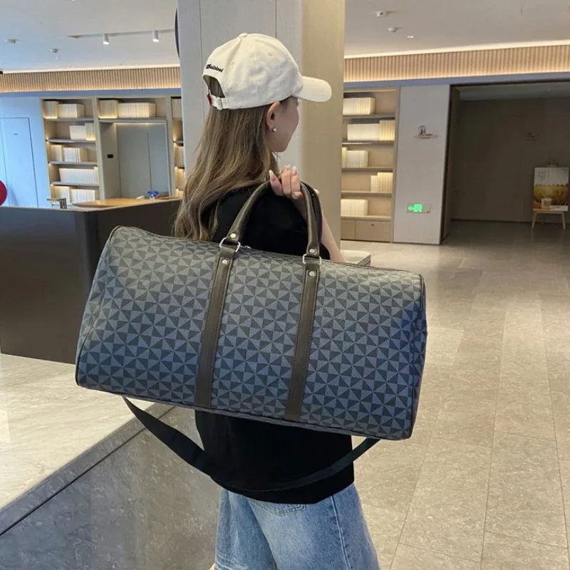 sacs de voyage rétro géométriques exquis en pu pour femmes, sacs de voyage de grande capacité, sacs à bandoulière classiques de haute qualité aux couleurs assorties, 2026