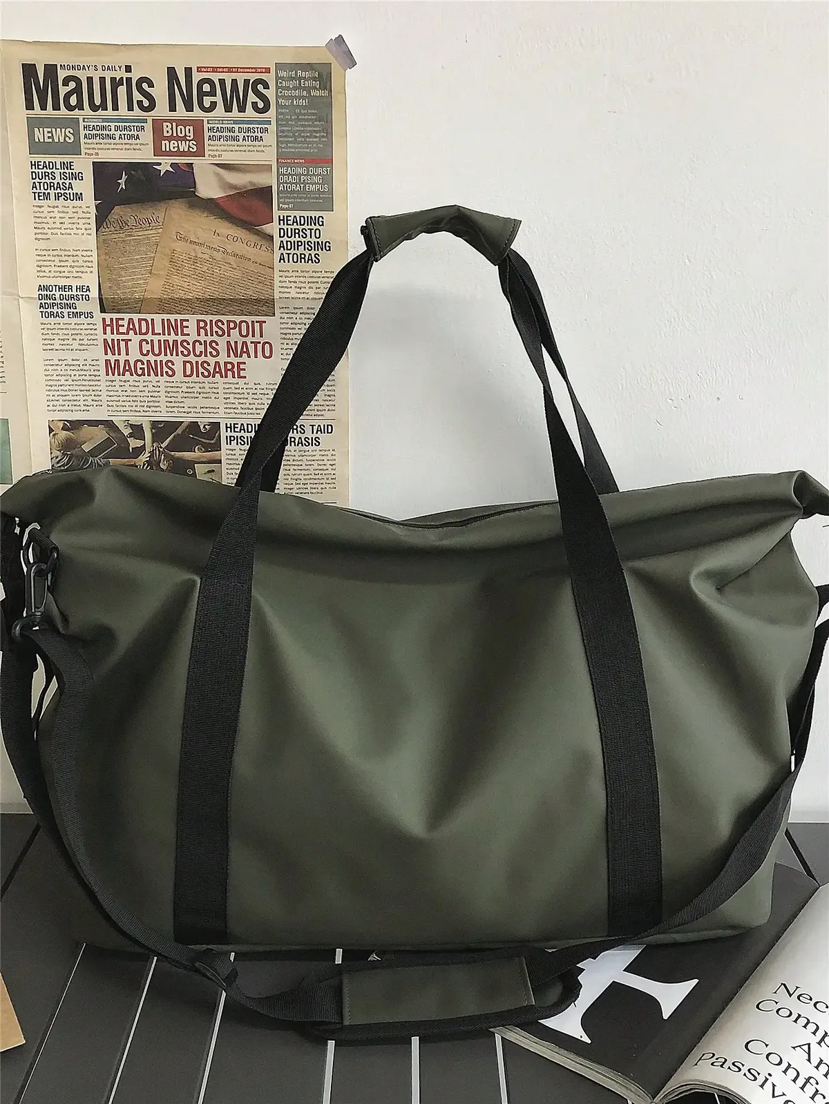 Sac de voyage portable, sac de sport et de fitness de grande capacité, sac de rangement léger, sac à bandoulière simple pour les voyages