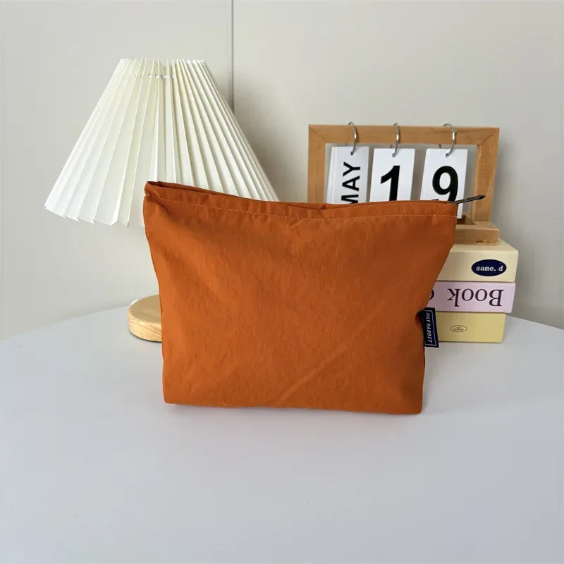 sac cosmétique en nylon avec logo imprimé personnalisé, couleur unie simple, pochette pour femme, grande capacité, fermeture éclair, sacs de rangement pour articles de toilette