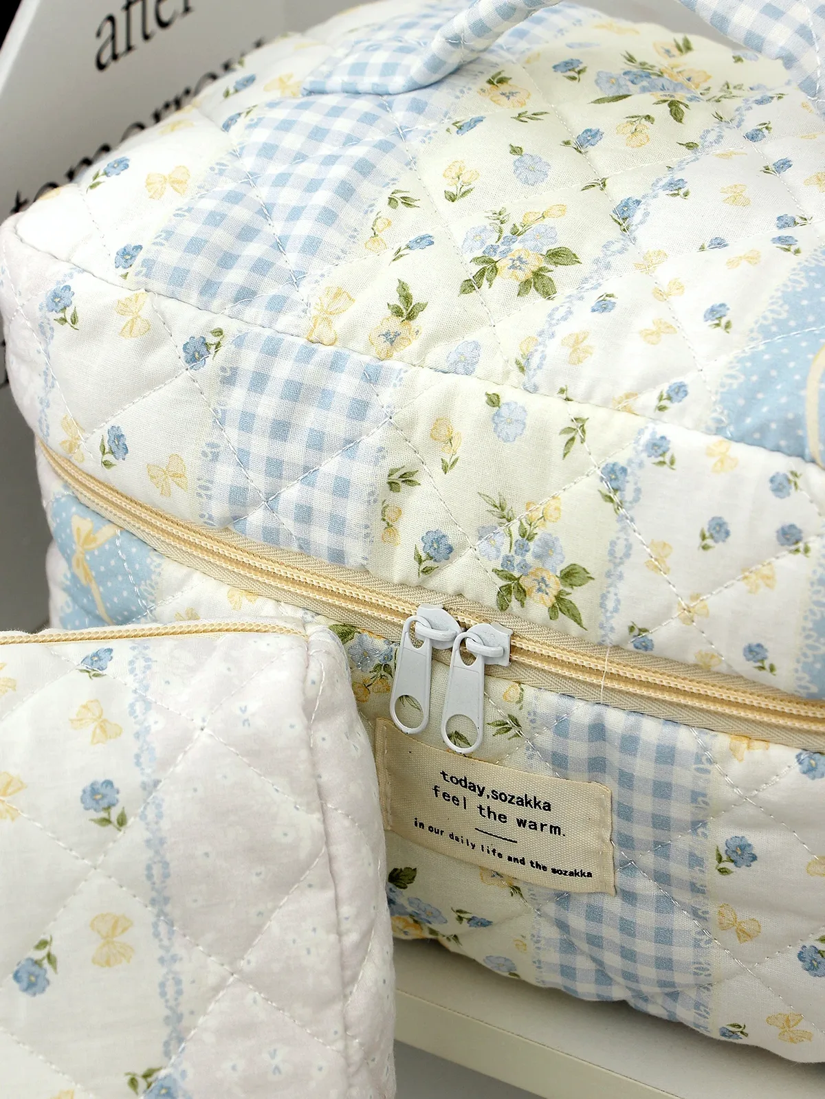 1 pièce/ensemble trousse de maquillage matelassée patchwork bleu, trousse de maquillage florale, trousse de maquillage portable, trousse de maquillage multifonctionnelle de grande capacité