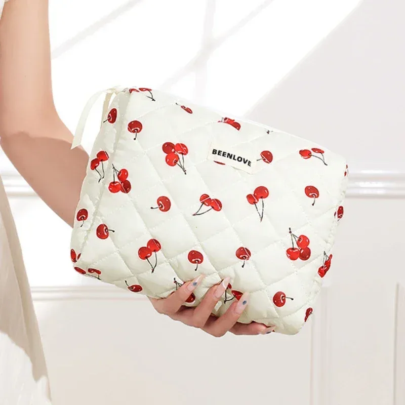 trousse de maquillage en coton matelassé avec impression, grand sac de voyage mignon pour poudres cosmétiques