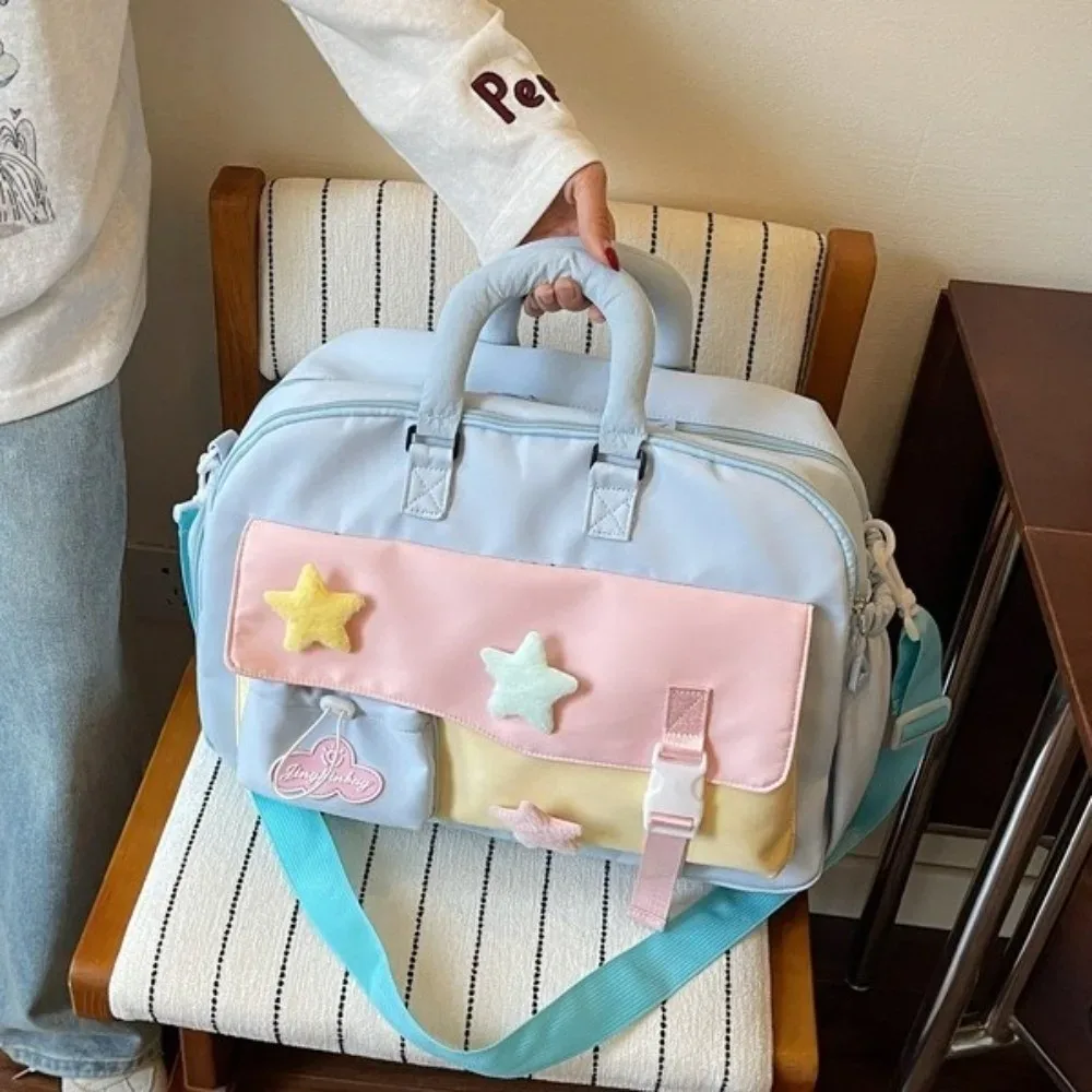 sac de voyage de grande capacité, couleur macaron, sac de sport à bandoulière multi-poches, sac à main portable en polyester, idéal pour les courts séjours.