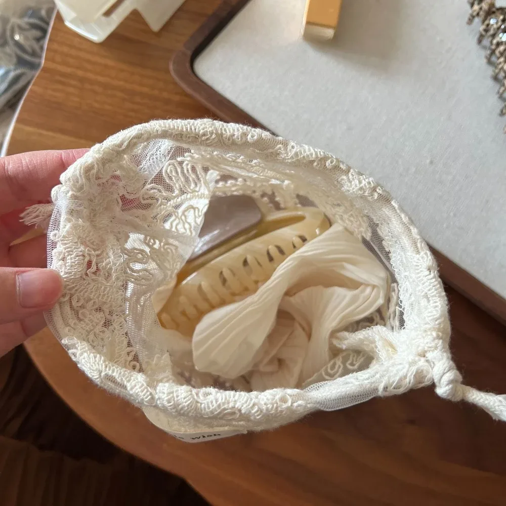 sacs de rangement cosmétiques vintage en dentelle blanche brodée, étuis en coton à motif floral ajouré avec cordon de serrage, pochette de rangement pour maquillage