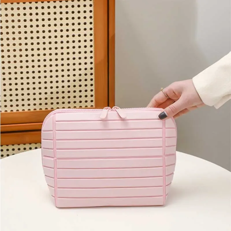 sac de rangement rayé en pvc, grande capacité, pochette de rangement pour articles de toilette de voyage en plein air, sac à cosmétiques de voyage portable, 1 pièce